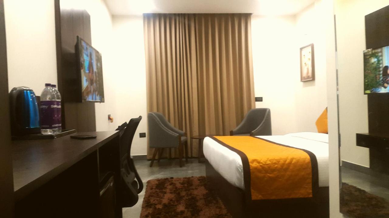 Hotel Aksh Inn Jaipur Exteriör bild