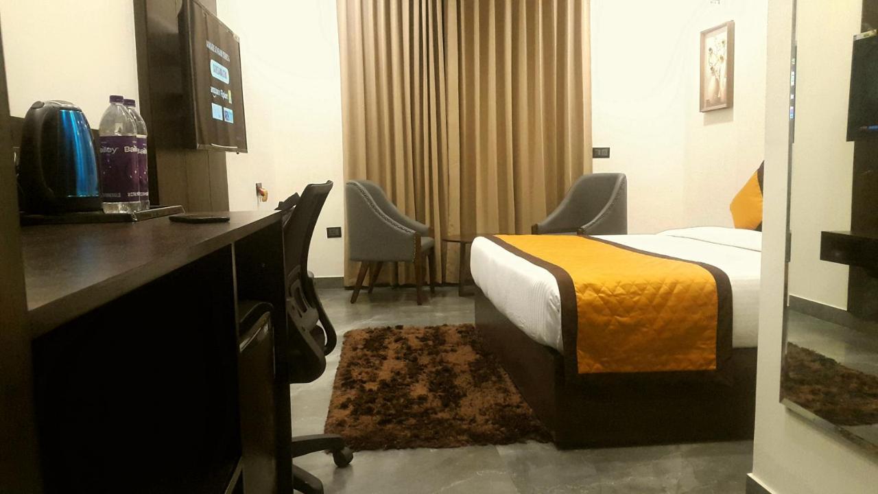 Hotel Aksh Inn Jaipur Exteriör bild